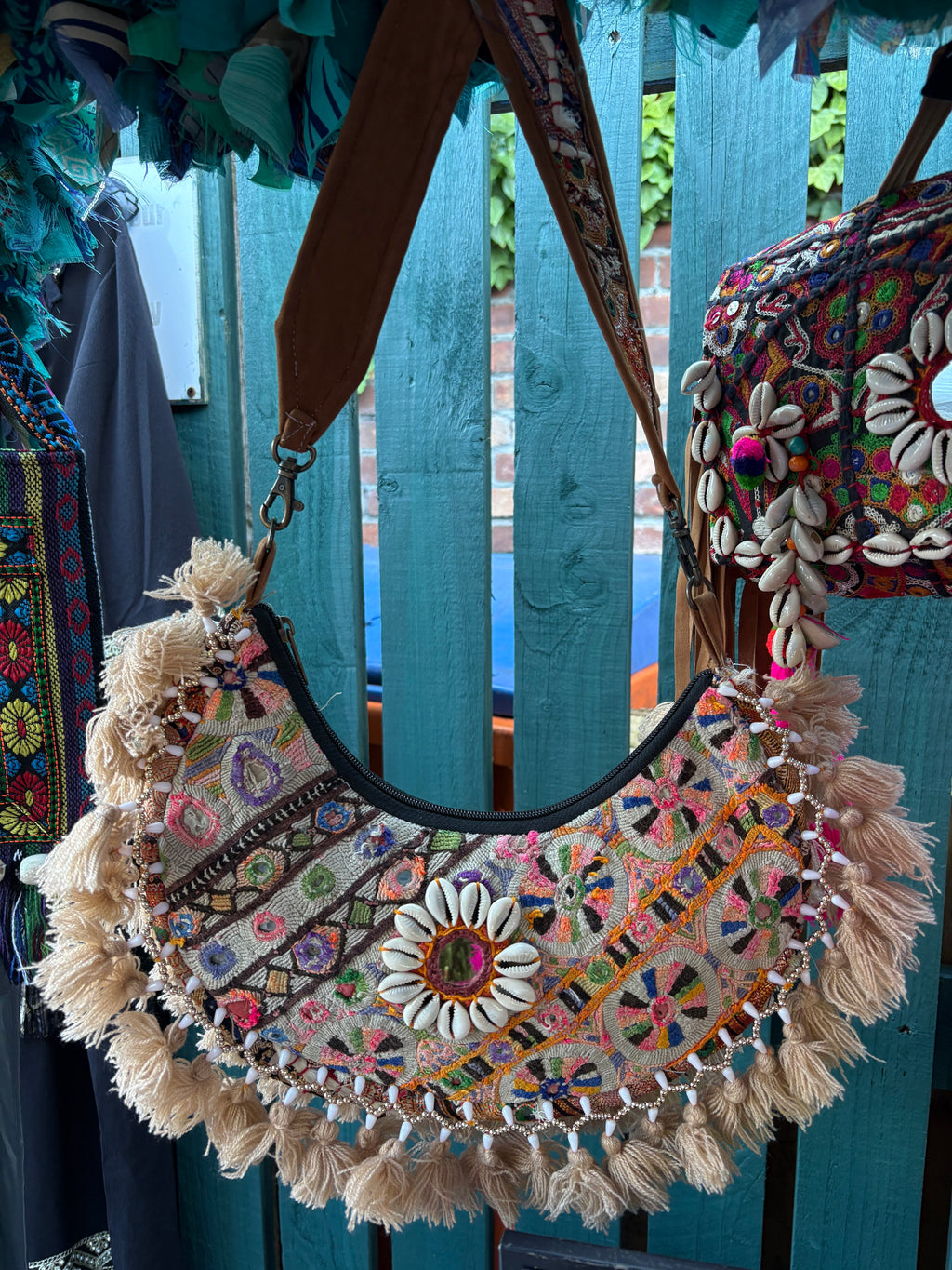 Chand bag with tassels